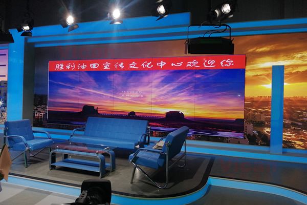 直播平台使用拼接屏好，还是LED显示屏好？