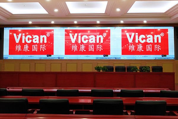 大型会议室使用液晶拼接屏好还是LED显示屏好？