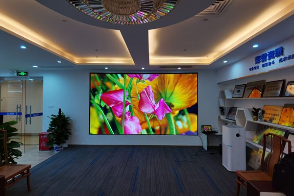 直播间大屏幕有哪些，液晶拼接屏好还是LED显示屏好？