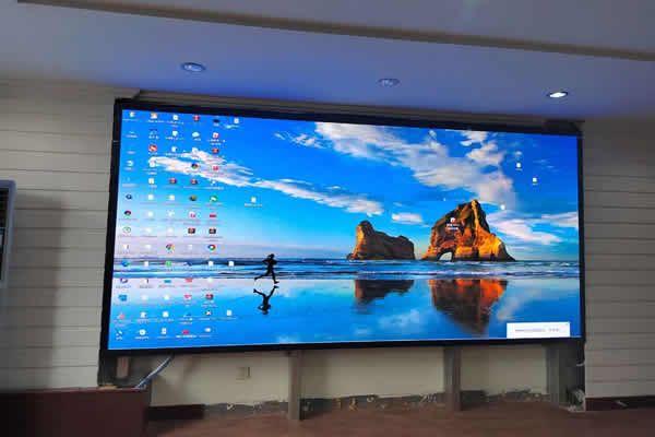 学校大厅用什么大屏好，要怎么选择？