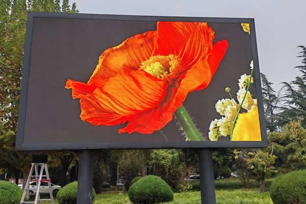 户外全彩led显示屏价格多少钱一平方