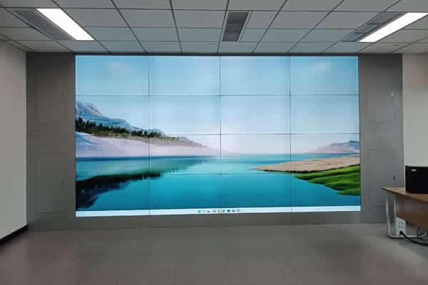 一块55寸液晶拼接屏大概多少钱？