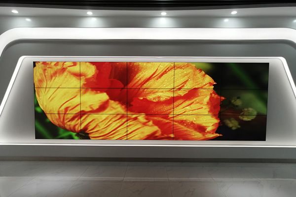 网络直播间背景墙用液晶拼接屏好，还是LED显示屏好？