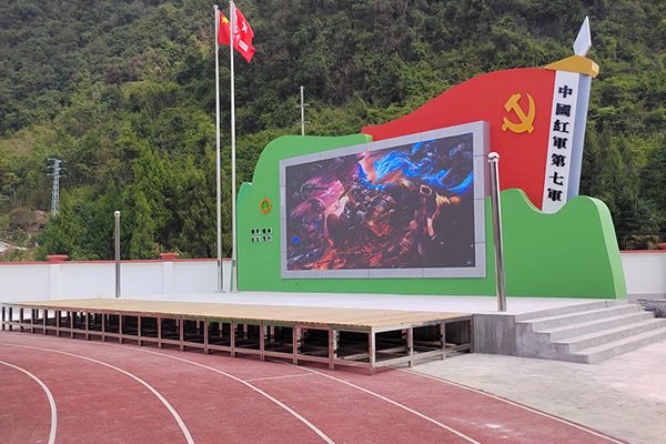 10米宽的舞台背景墙要做多大的LED显示屏合适？